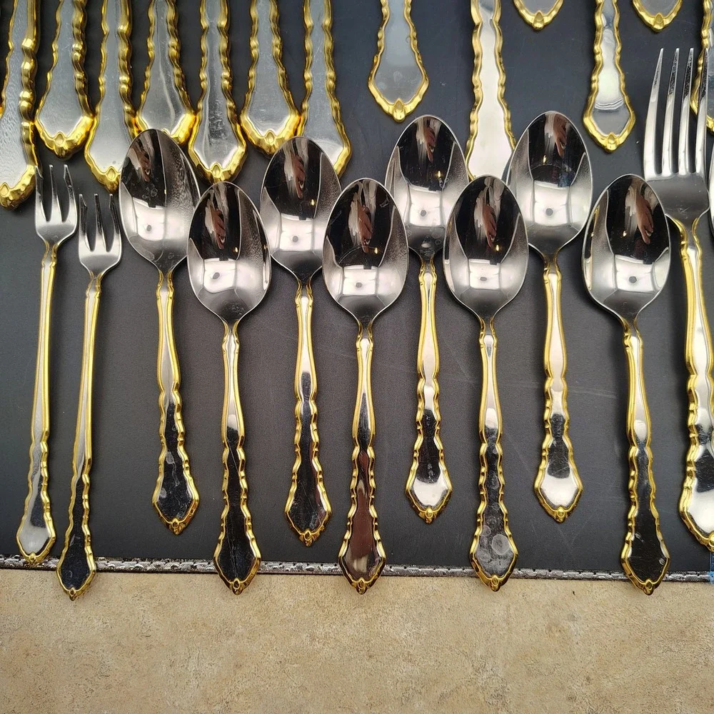 Vtg Oneida Golden Royal Chippendale Flatware Set for 8 Gold Trim Stainless 45 pc